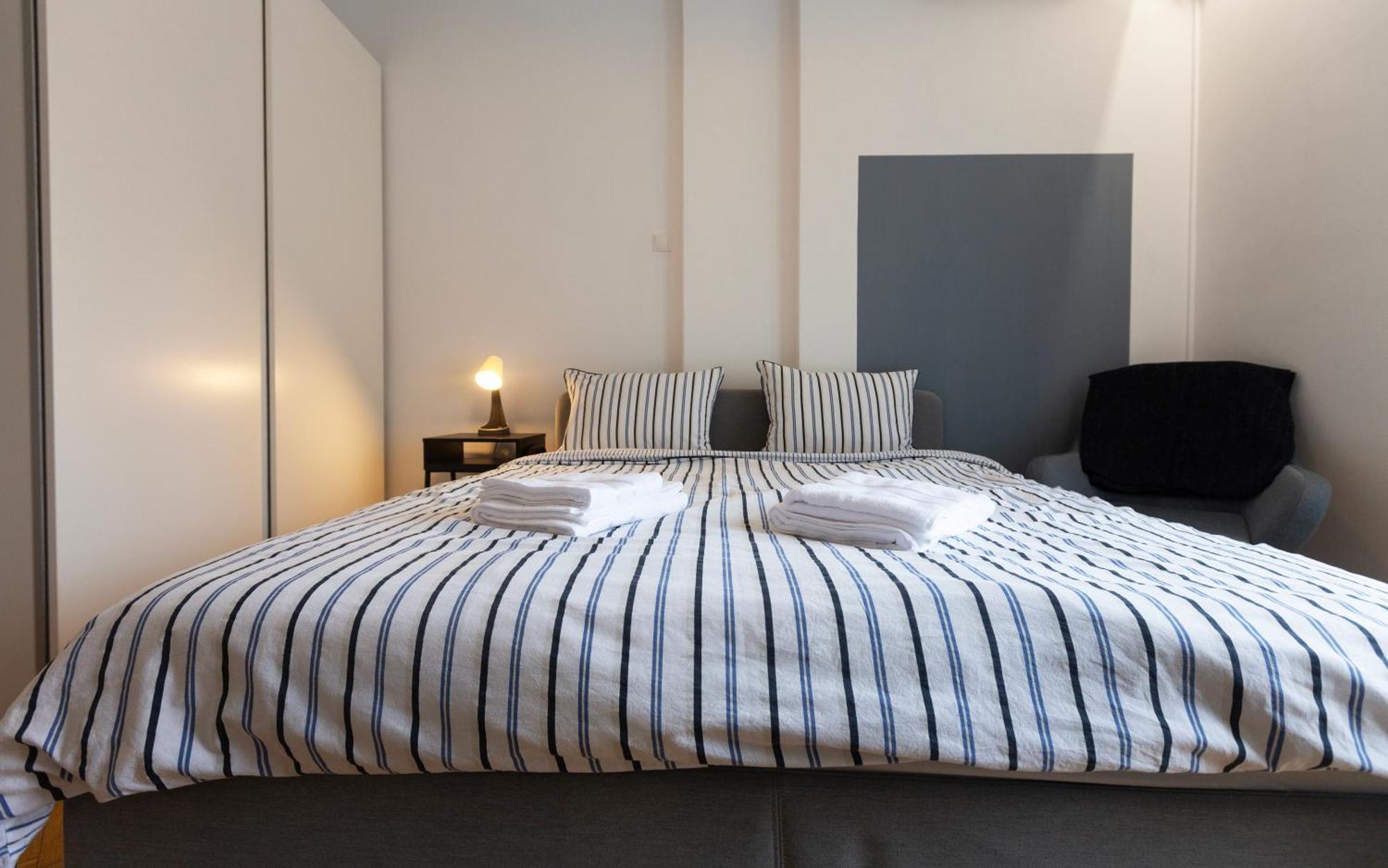Ultracentral Hong Kong 3 Bdrm Apartment Bükreş Dış mekan fotoğraf