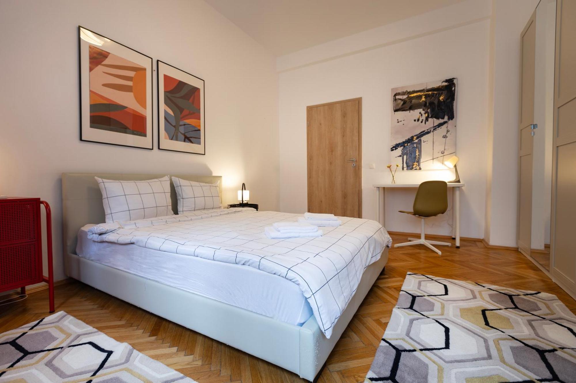 Ultracentral Hong Kong 3 Bdrm Apartment Bükreş Dış mekan fotoğraf
